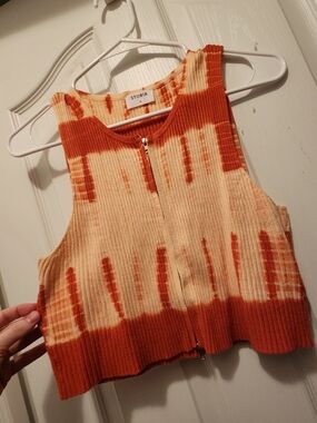 Storia Ribbed Tie-Dye Zip Front Crop Top - Orange & Cream